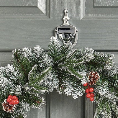 New Jersey Wreath W/ Berries & Cones